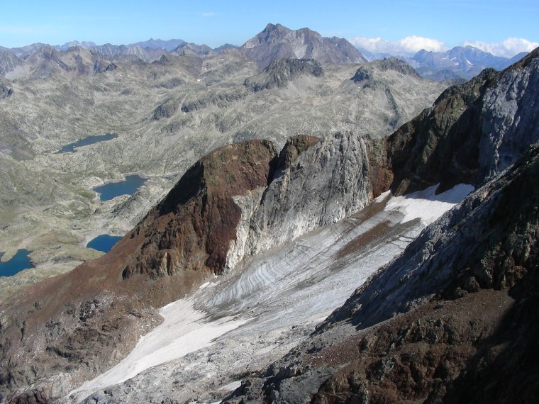 GLACIAR DEL INFIERNO (HUESCA) glaciar más occidental de los pirineos.jpg